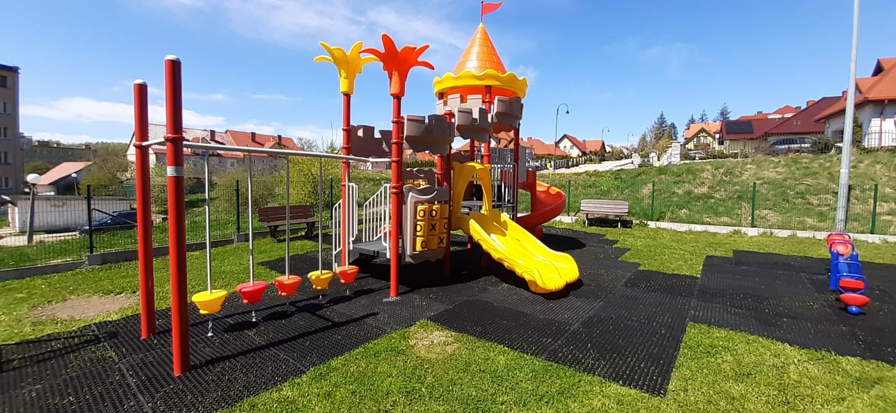 Zagospodarowanie przestrzeni i stworzenie cudownego miejsca do zabawy dla dzieci.