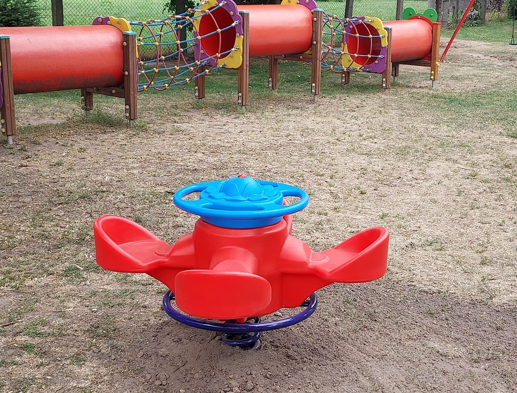 Jeżeli stawiasz na radość i wspólną zabawę dzieci, to właśnie to urządzenie jest idealne.