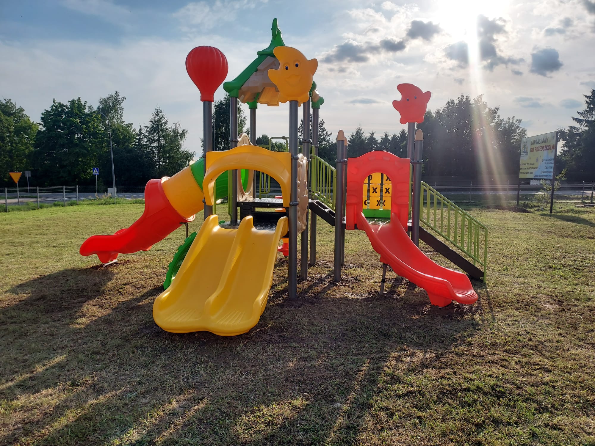 Zjeżdżalnie, kółko-krzyżyk, koci grzbiet....mnóstwo atrakcji w jednym miejscu.