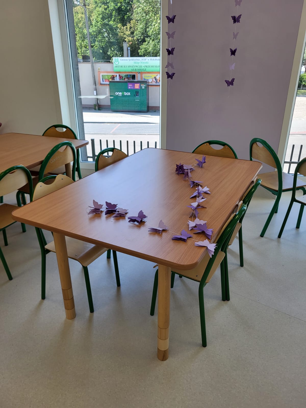 Nasze stoły FILIP ND i krzesełka FILIP 2 dodały uroku, a zarazem wprowadziły strefę do nauki i przygotowania przedszkolaków do nowej drogi czyli edukacji szkolnej.